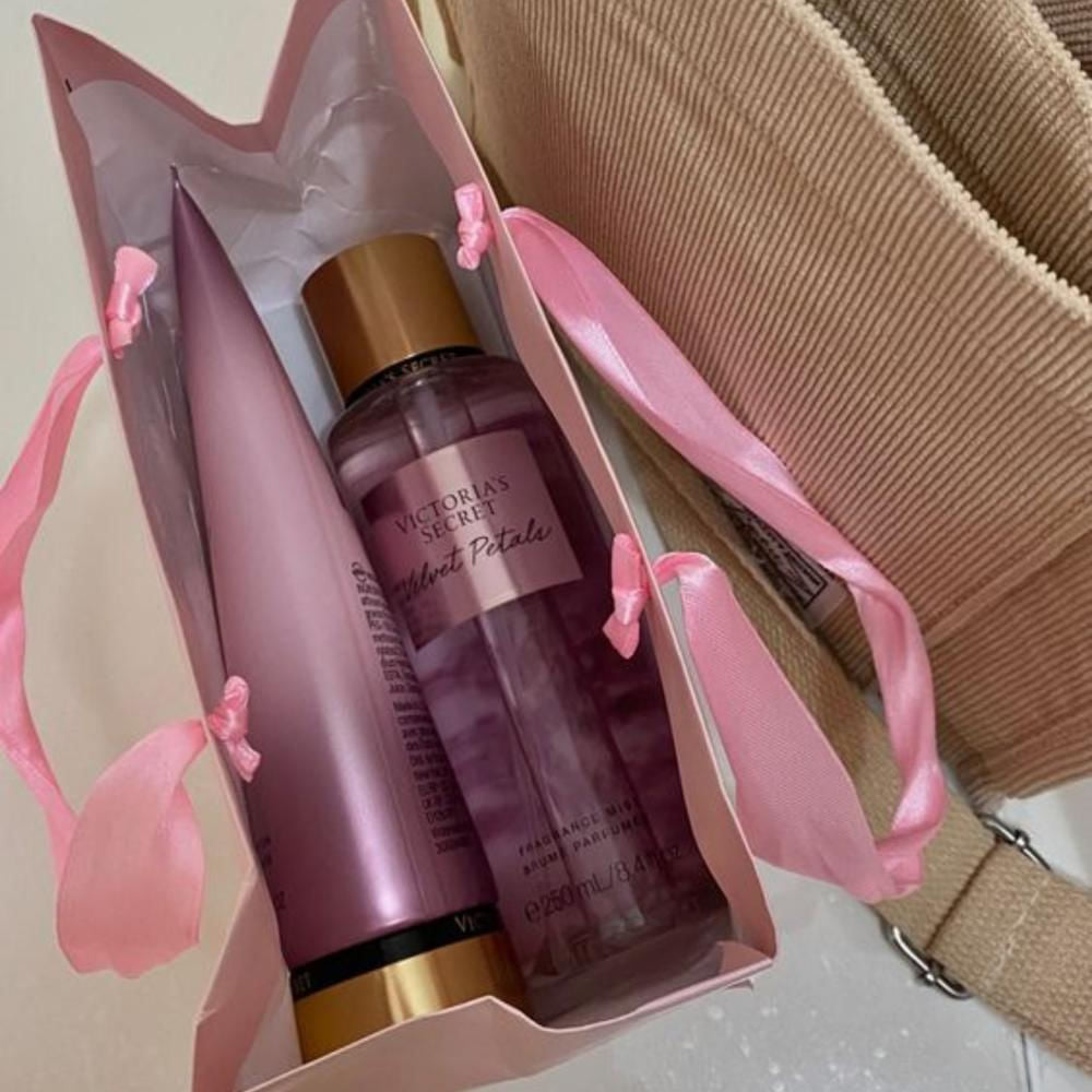 Victoria's Secret Velvet Petals Loção Hidratante Corporal 236ml